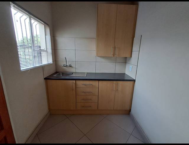 180M² OFFICE TO LET IN THREE RIVERS PROPER